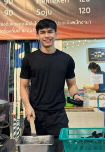 Rachanonth-ทำอาหาร