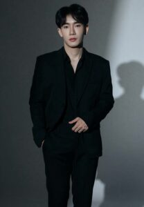 Tyism-Ty-ใส่สูท