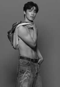 Thuchapon-job-ถ่ายแบบขาวดำ