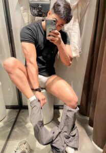 Ben-chunracha-ถอดกางเกง