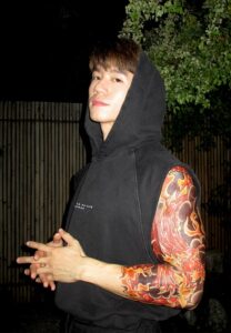 Chanpisut-Nikhomdecha-ใส่ฮูด