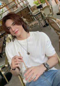 Piyawat Phongkanitanon-คาเฟ่