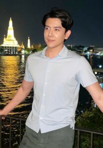 Witchanon-หนุ่มหล่อออร่า