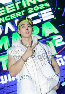 กำปั้น-บาซู-รูปหล่อ