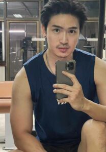 Arm-Siranut-เซลฟี่