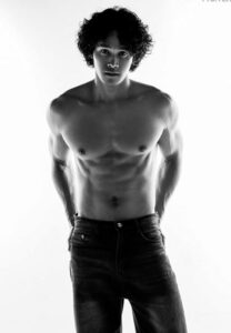 Art Surin Reunreing-ขาวดำ