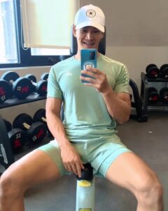 Art Surin Reunreing ชุดเขียว Art Surin Reunreing ชุดเขียว