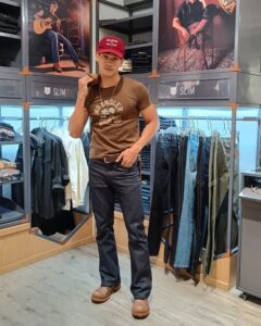 Art Surin Reunreing หมวกแดง Art Surin Reunreing หมวกแดง