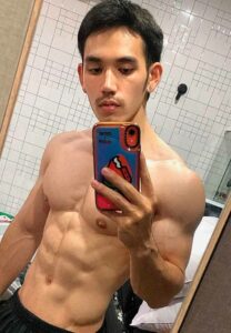 Chanin-Janthawong-ถอดเสื้อ