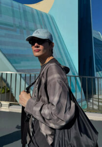 Dyu-แว่นดำ