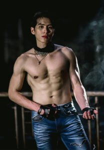 Krit-Ta-Nat-กล้ามแน่น