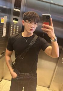 Bombay-เสื้อยืดดำ