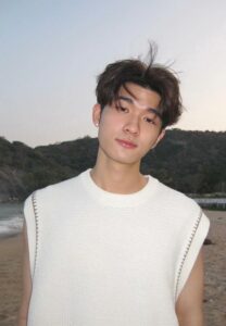 Thanut-jiraratchakit-เสื้อกล้ามขาว