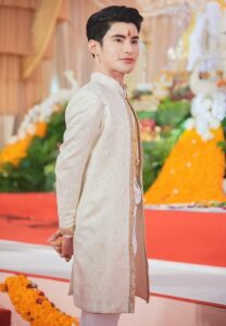 เอ-จักรพรรดิ-หล่อสง่า