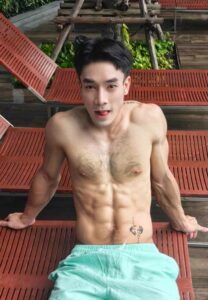 Miwsmsok แลบลิ้น