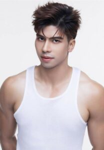 Peach-Nakprasit-เสื้อกล้าม