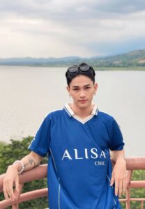 Folk saransrirat-006-Stunning