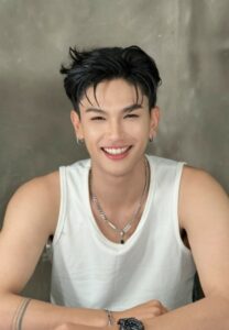 Folk saransrirat-008-Delightful