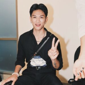 Folk saransrirat-011-Dazzling