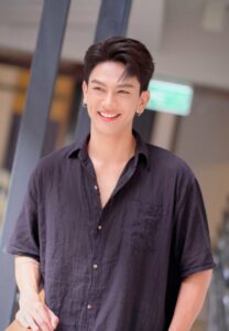 Folk saransrirat-014-Elegant