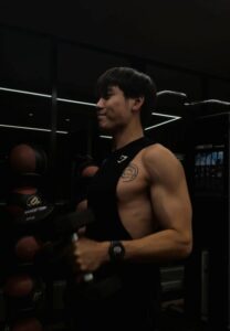 Varis Kamthornthip-002-Delightful