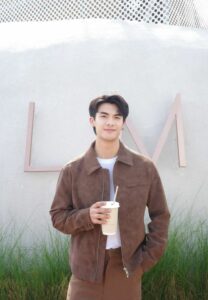 Puth Manajareondee-013-Elegant