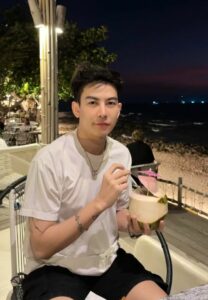 Toey Apiwat-010-Beautiful