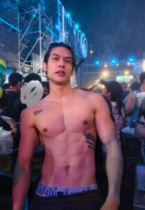 Atipat Phanchaisiri-026-Charming