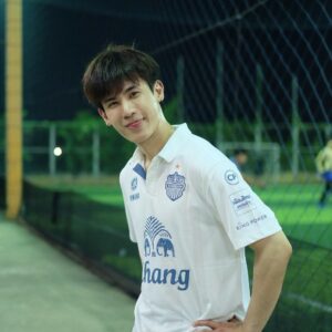 Oaujun-002-Attractive