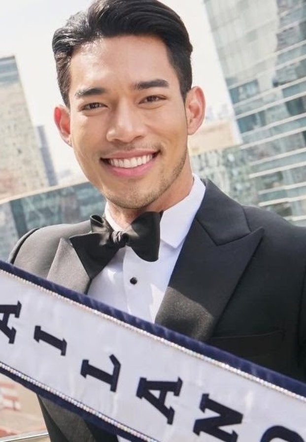 โจ้ ชลวิศว์ วงศ์ศรีวอ Mister Supranational Thailand 2024 กับสายสะพายตัวแทนประเทศไทย